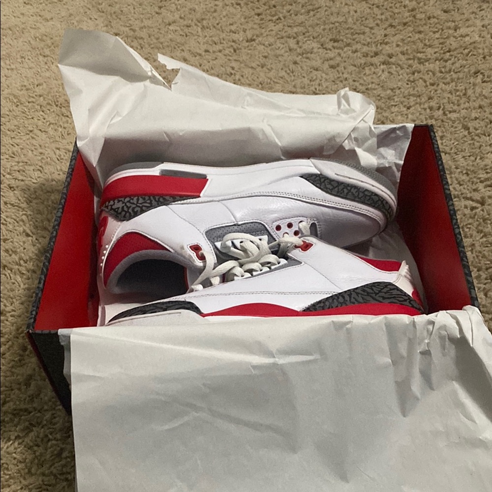 Jordan 3 Fire Red